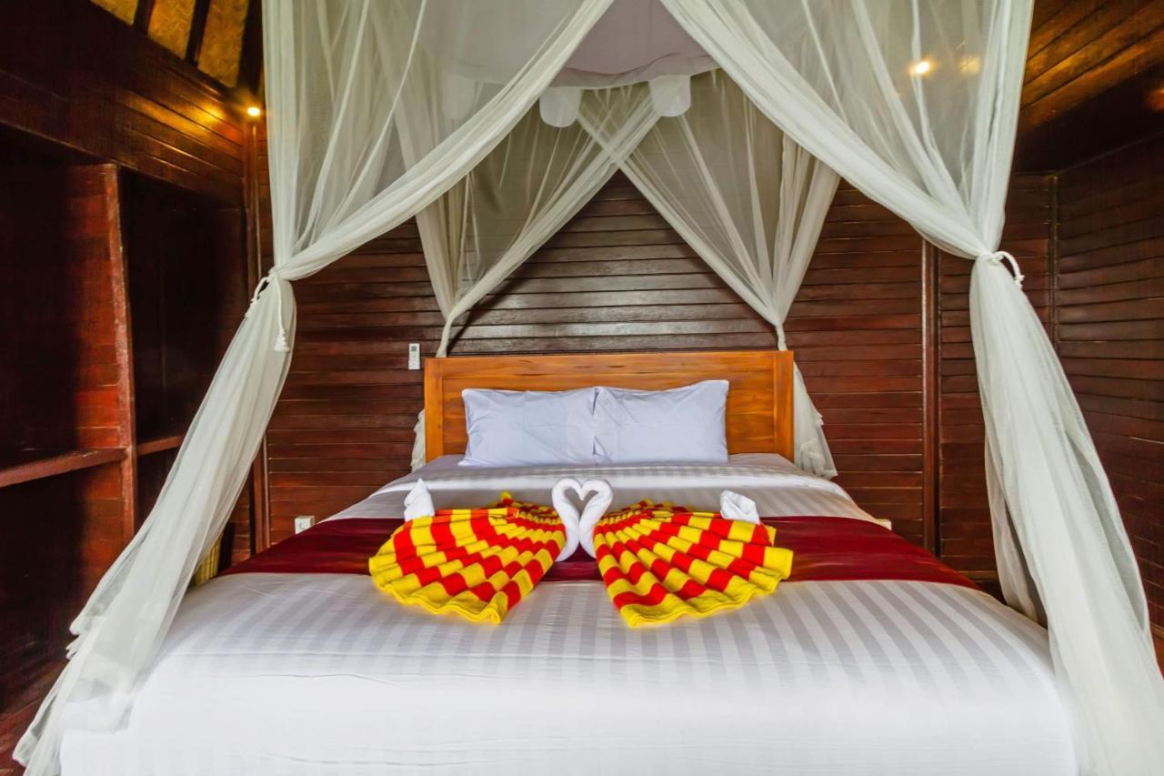 Pula Huts Lembongan Hotel Ceningan Island Bagian luar foto
